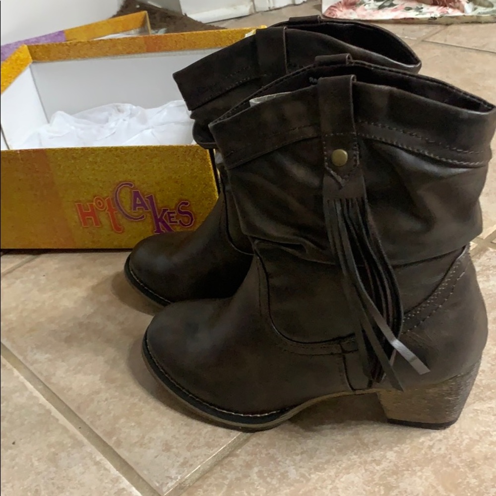 Hot cakes boots